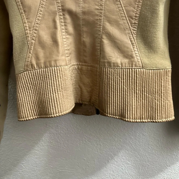 Guess Women'sJacket SmallFaux Leather Full ZipMotorcycleJacket PRICE DROP❤️ - Picture 8 of 8